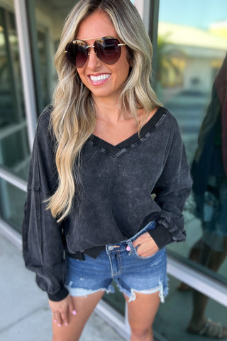 Weekend Days Washed V Neck Pullover