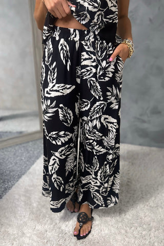 Botanical Breeze Black and Cream Cropped Pants Set - Simply Me Boutique