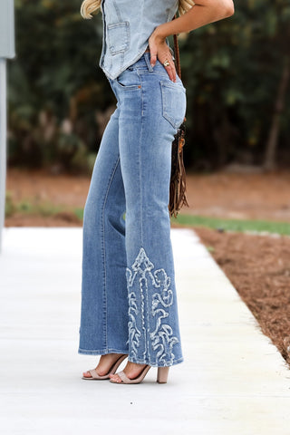CELLO Skylar Frayed Patch Flare Jeans - Simply Me Boutique