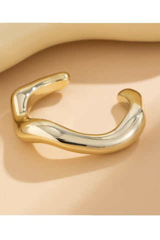 (Gold, Silver) Sculpted Edge Bangle Bracelet - Simply Me Boutique