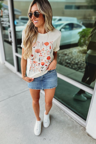 Ivory Wildflower Spring Graphic Tee - Simply Me Boutique