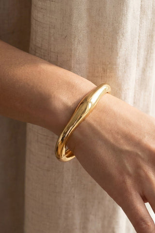 Metallic Sculpted Hinged Bangle Bracelet (Gold, Silver) - Simply Me Boutique