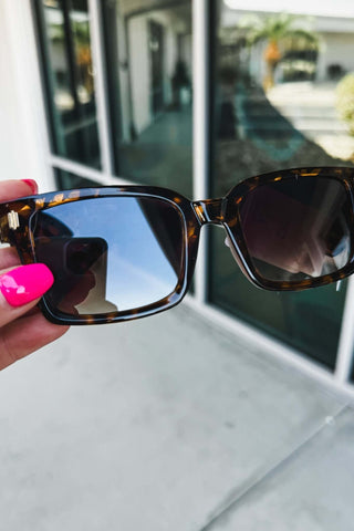 THE MARGIE Metallic Accent Resin Frame Sunglasses - Simply Me Boutique