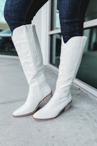Country Vibes White Cowgirl Boots