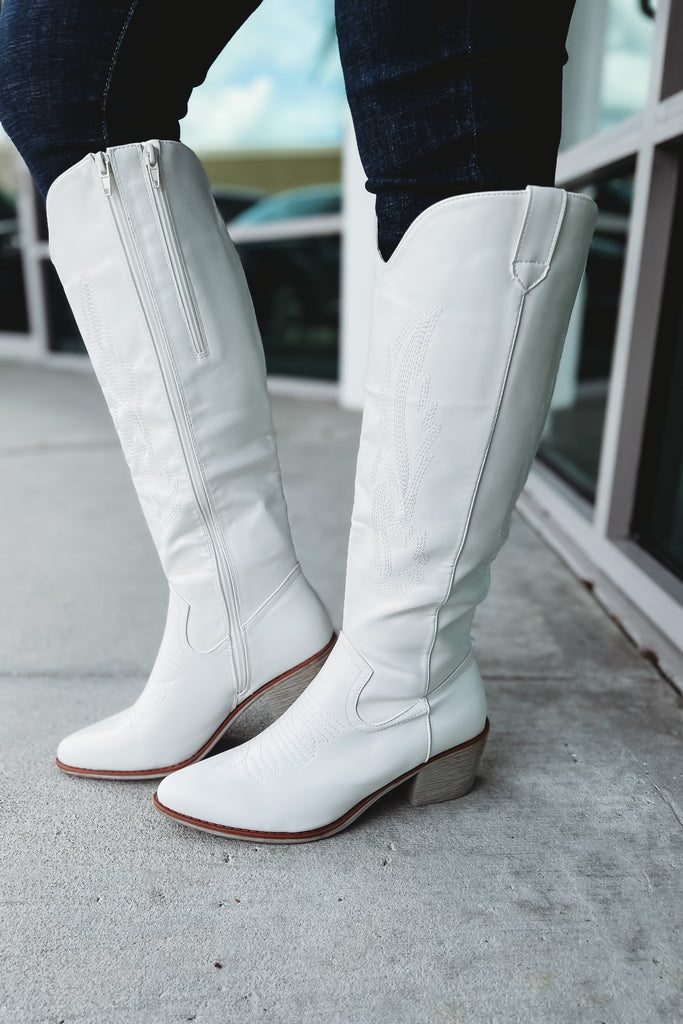 Country Vibes White Cowgirl Boots
